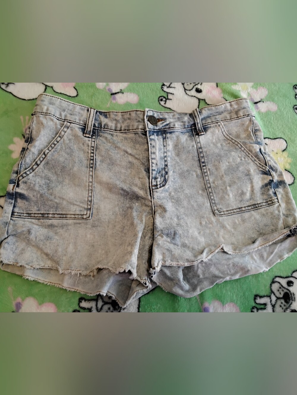 KUT Gerri fray short acid washed Women’s Size 10 jeans shorts 34W 3L mid rise